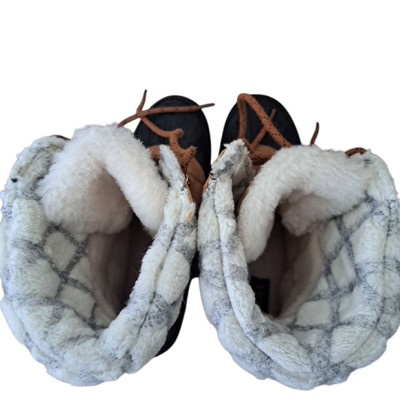 Sorel Tan and Black Winter Boots - Picture 9 of 11